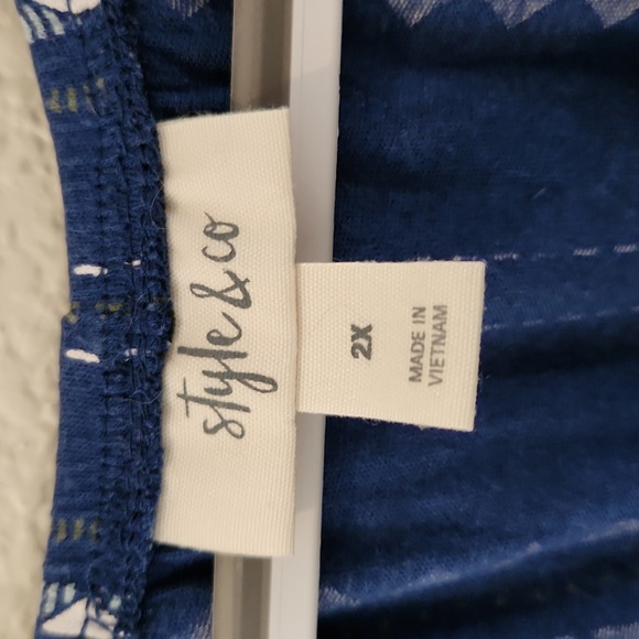 Top - Picture 2 of 6